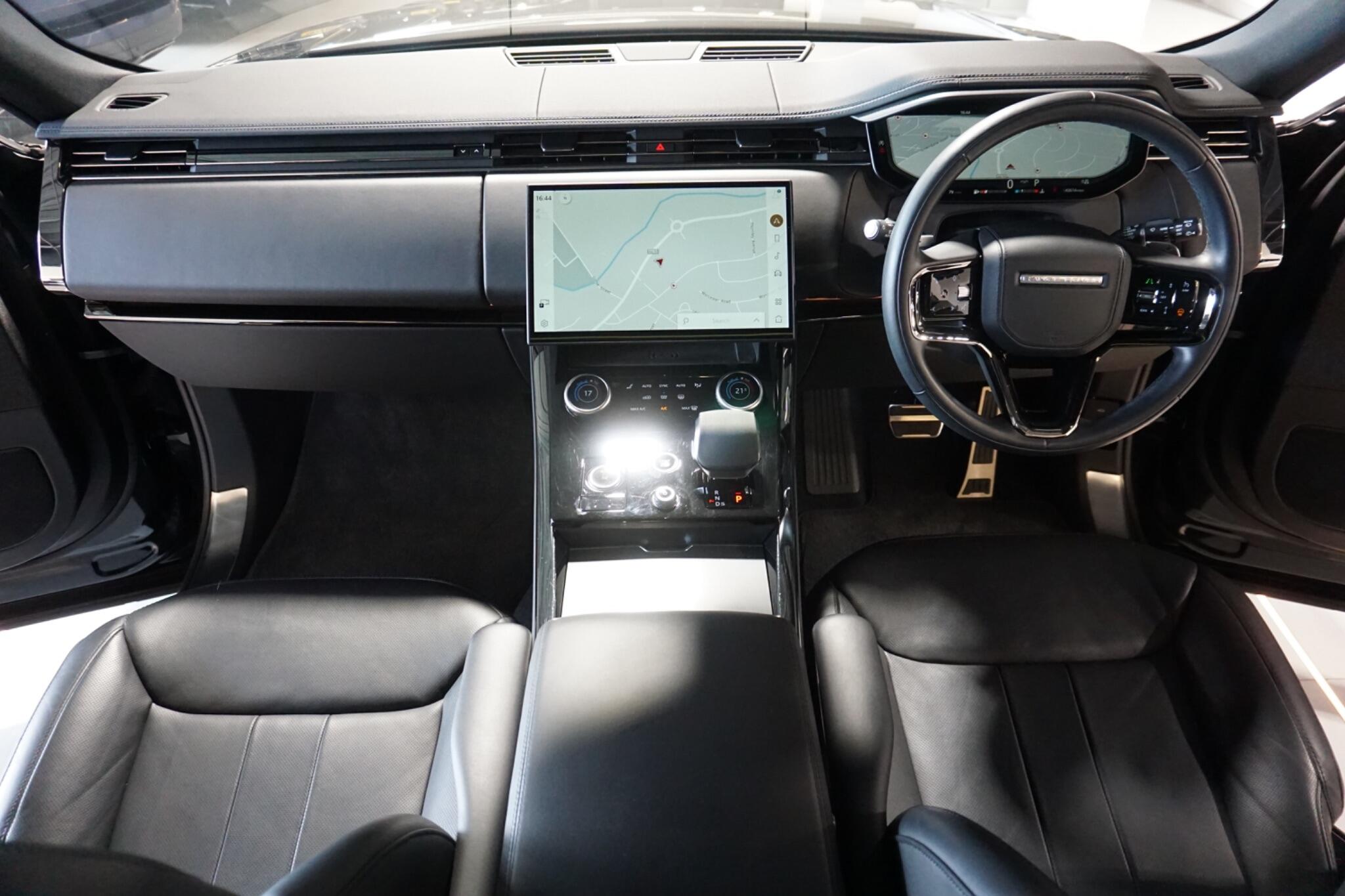 Land Rover Range Rover Sport 3.0 D300 MHEV Dynamic SE SUV 5dr Diesel Auto 4WD Euro 6 (s/s) (300 ps)
